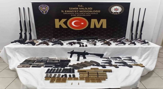 İzmir'de Organize ekiplerince gözaltına alınan 55 şüpheli şahıstan 37'si tutuklandı
